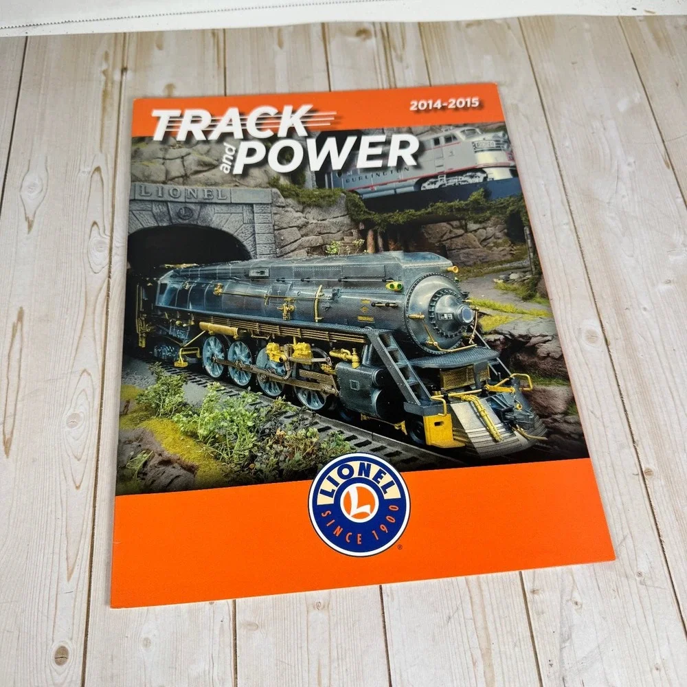Lionel Track and Power 2014-2015 Model Train Catalog Guide Layouts